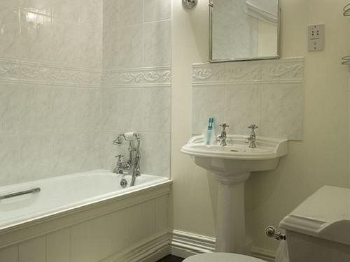 เวสต์ ลองริดจ์ แมเนอร์ บีแอนด์บี Bed & Breakfast Berwick Upon Tweed ภายนอก รูปภาพ